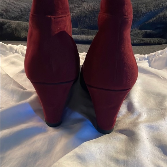 Women's Red Ankle Boots - Picture 4 of 8
